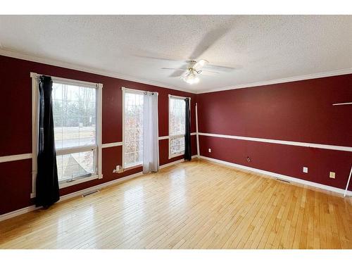 185 Ermine Crescent, Fort Mcmurray, AB - Indoor Photo Showing Other Room
