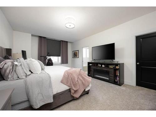 407 Killdeer Way, Fort Mcmurray, AB - Indoor Photo Showing Bedroom