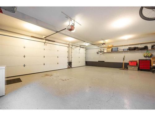 407 Killdeer Way, Fort Mcmurray, AB - Indoor Photo Showing Garage