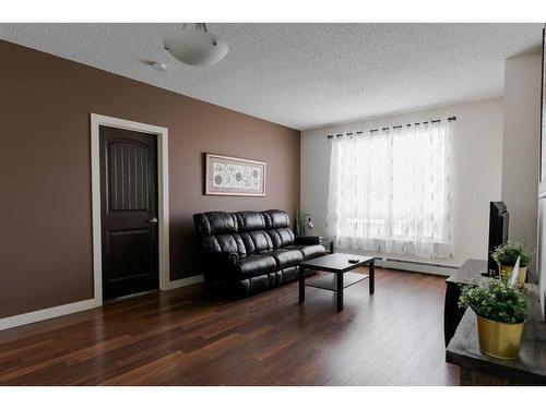 1315-135A Sandpiper Road, Fort Mcmurray, AB - Indoor Photo Showing Living Room