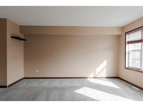 605-201 Arabian Drive, Fort Mcmurray, AB - Indoor Photo Showing Other Room