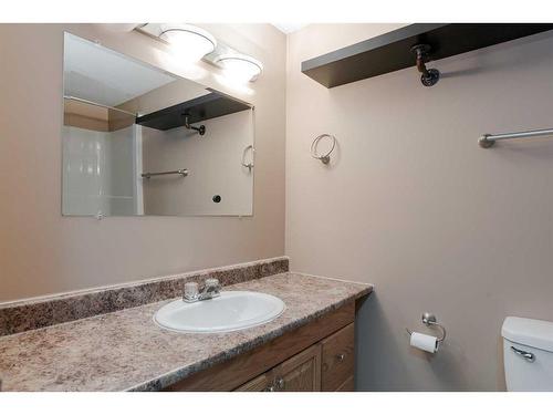 605-201 Arabian Drive, Fort Mcmurray, AB - Indoor Photo Showing Bathroom