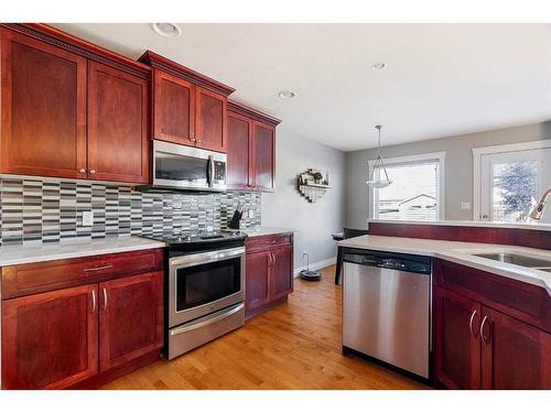 129 Shore Street, Fort Mcmurray, AB - Indoor Photo Showing Kitchen