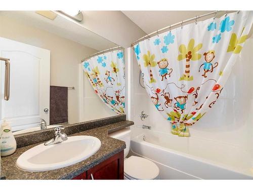 129 Shore Street, Fort Mcmurray, AB - Indoor Photo Showing Bathroom