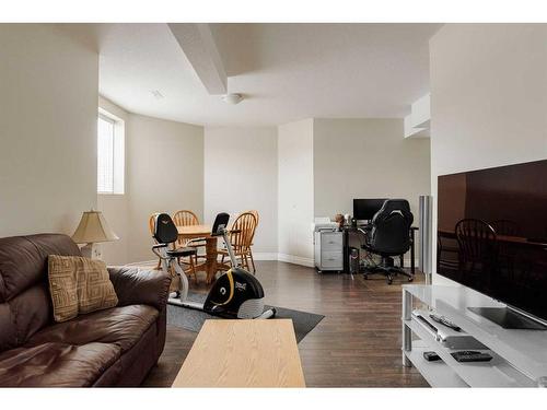 1-300 Sparrow Hawk Drive, Fort Mcmurray, AB - Indoor Photo Showing Living Room