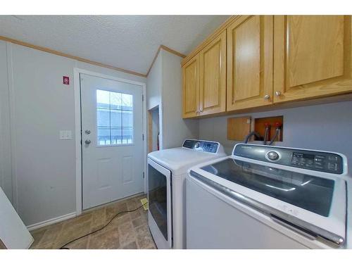 296 Greenwich Lane, Fort Mcmurray, AB - Indoor Photo Showing Laundry Room
