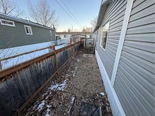 296 Greenwich Lane, Fort Mcmurray, AB - Outdoor With Exterior