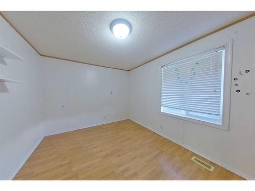 296 Greenwich Lane, Fort Mcmurray, AB - Indoor Photo Showing Other Room