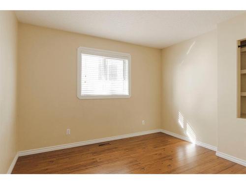 299 Laffont Way, Fort Mcmurray, AB - Indoor Photo Showing Other Room