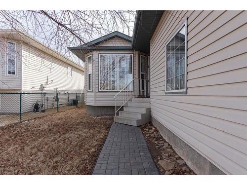299 Laffont Way, Fort Mcmurray, AB - Outdoor With Exterior