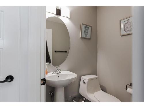 201 Ward Crescent, Fort Mcmurray, AB - Indoor Photo Showing Bathroom