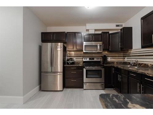 201 Ward Crescent, Fort Mcmurray, AB - Indoor Photo Showing Kitchen With Stainless Steel Kitchen