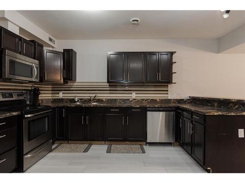 201 Ward Crescent, Fort Mcmurray, AB - Indoor Photo Showing Kitchen
