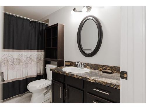 201 Ward Crescent, Fort Mcmurray, AB - Indoor Photo Showing Bathroom