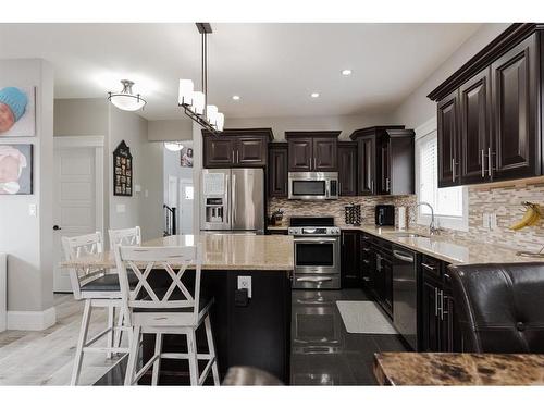 201 Ward Crescent, Fort Mcmurray, AB - Indoor Photo Showing Kitchen With Stainless Steel Kitchen With Upgraded Kitchen
