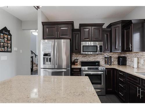 201 Ward Crescent, Fort Mcmurray, AB - Indoor Photo Showing Kitchen With Stainless Steel Kitchen With Upgraded Kitchen