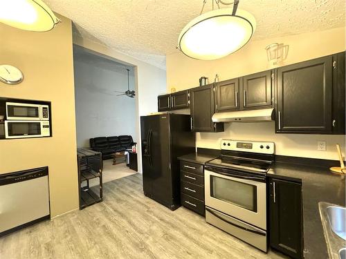 191 Cochrane Crescent Nw, Fort Mcmurray, AB - Indoor Photo Showing Kitchen