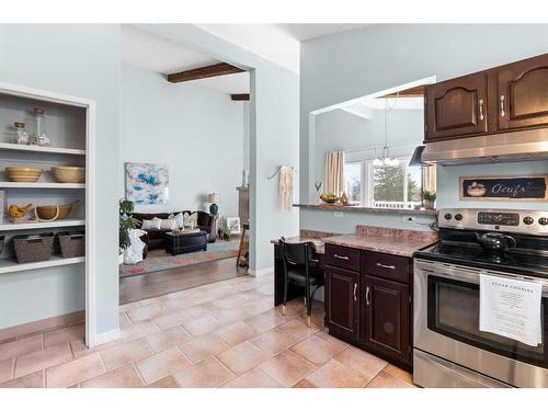 136 Wolverine Drive, Fort Mcmurray, AB - Indoor Photo Showing Kitchen