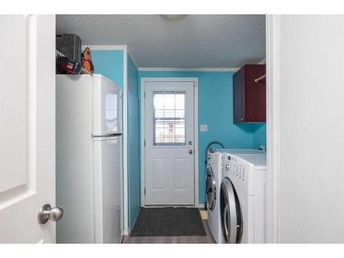 121 Fir Street, Fort Mcmurray, AB - Indoor Photo Showing Laundry Room
