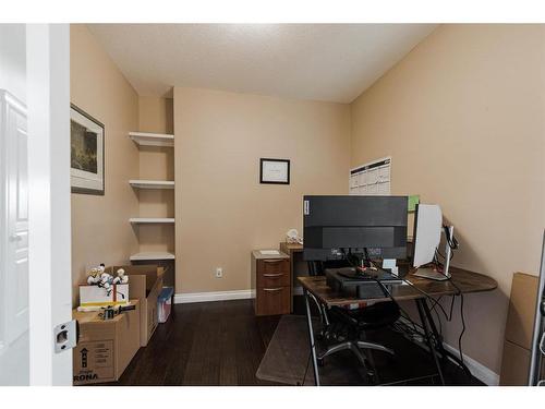 108 Dakin Drive, Fort Mcmurray, AB - Indoor Photo Showing Office