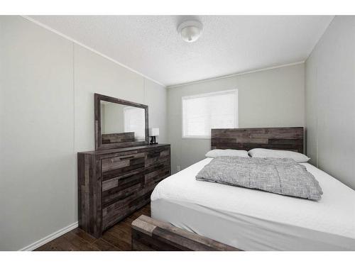 104 Arabian Drive, Fort Mcmurray, AB - Indoor Photo Showing Bedroom
