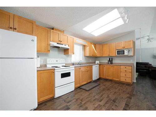 104 Arabian Drive, Fort Mcmurray, AB - Indoor Photo Showing Kitchen