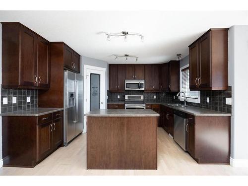 193 Fox Crescent, Fort Mcmurray, AB - Indoor Photo Showing Kitchen