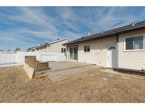 197 Parmenter Crescent, Fort Mcmurray, AB - Outdoor With Exterior
