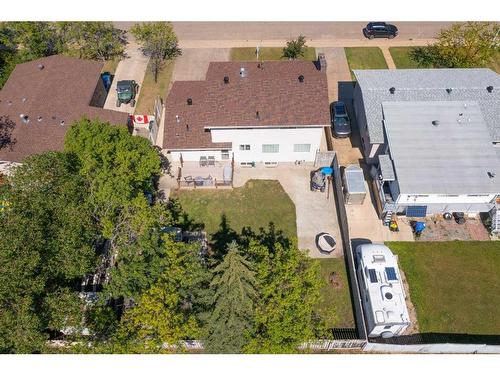 209 Hillcrest Drive, Fort Mcmurray, AB - Outdoor With Backyard