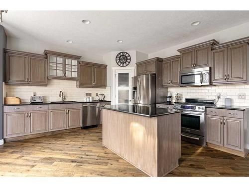 280 Burton Place, Fort Mcmurray, AB - Indoor Photo Showing Kitchen With Upgraded Kitchen