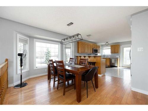 312 Bussieres Drive, Fort Mcmurray, AB - Indoor Photo Showing Dining Room