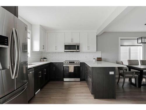 744 Athabasca Avenue, Fort Mcmurray, AB - Indoor Photo Showing Kitchen With Upgraded Kitchen