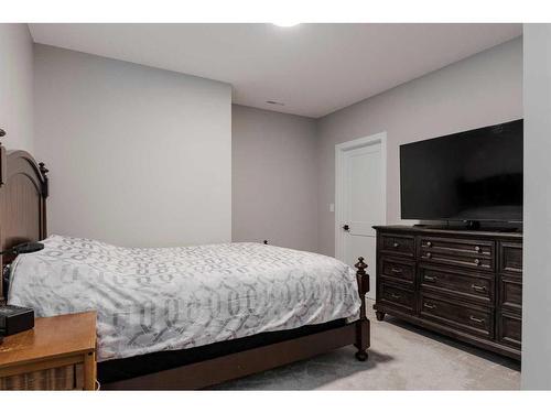 744 Athabasca Avenue, Fort Mcmurray, AB - Indoor Photo Showing Bedroom
