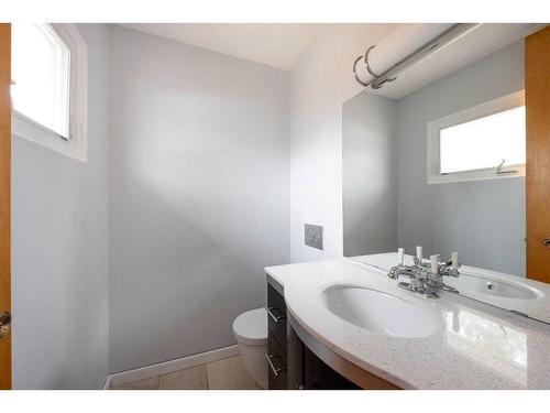 21 Clark Crescent, Fort Mcmurray, AB - Indoor Photo Showing Bathroom