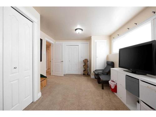 21 Clark Crescent, Fort Mcmurray, AB - Indoor Photo Showing Other Room
