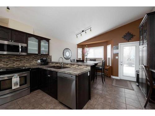 130 Peyton Way, Fort Mcmurray, AB - Indoor Photo Showing Kitchen With Double Sink