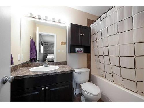 130 Peyton Way, Fort Mcmurray, AB - Indoor Photo Showing Bathroom