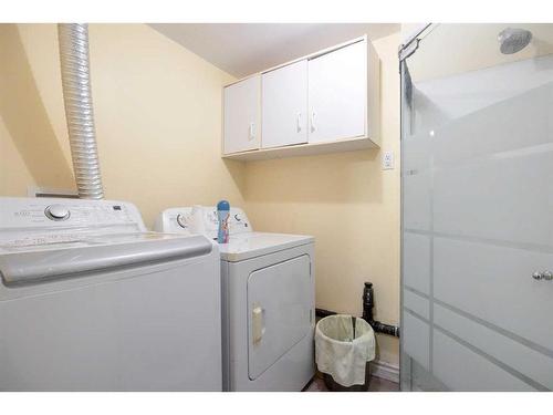 109 Hillcrest Drive, Fort Mcmurray, AB - Indoor Photo Showing Laundry Room