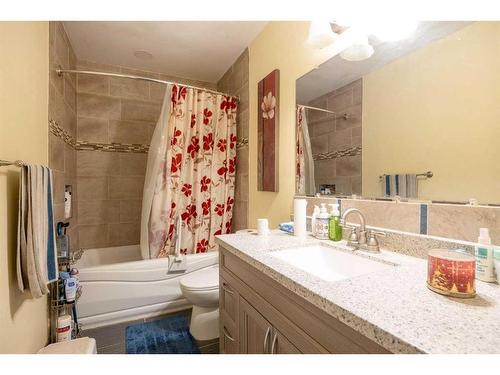 109 Hillcrest Drive, Fort Mcmurray, AB - Indoor Photo Showing Bathroom