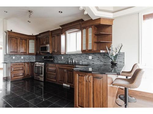 109 Sandhill Place, Fort Mcmurray, AB - Indoor Photo Showing Kitchen With Upgraded Kitchen