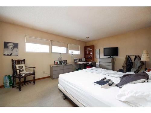 120 Romar Street, Fort Mcmurray, AB - Indoor Photo Showing Bedroom