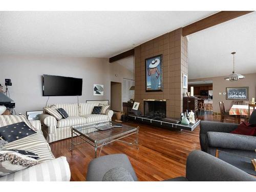 120 Romar Street, Fort Mcmurray, AB - Indoor Photo Showing Living Room