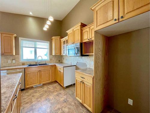 158 Williams Road, Fort Mcmurray, AB - Indoor Photo Showing Kitchen With Double Sink