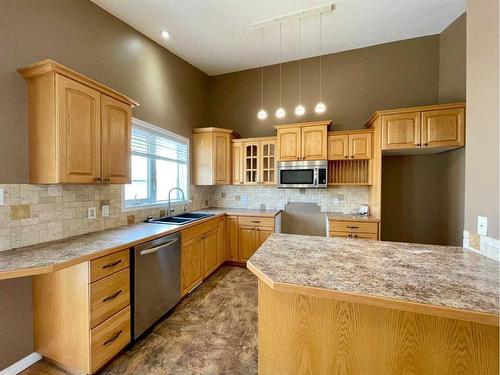 158 Williams Road, Fort Mcmurray, AB - Indoor Photo Showing Kitchen With Double Sink