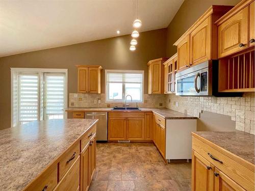 158 Williams Road, Fort Mcmurray, AB - Indoor Photo Showing Kitchen