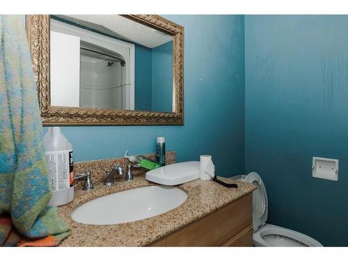 128 Clausen Crescent, Fort Mcmurray, AB - Indoor Photo Showing Bathroom