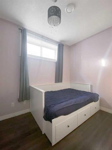 459 Prospect Drive, Fort Mcmurray, AB - Indoor Photo Showing Bedroom