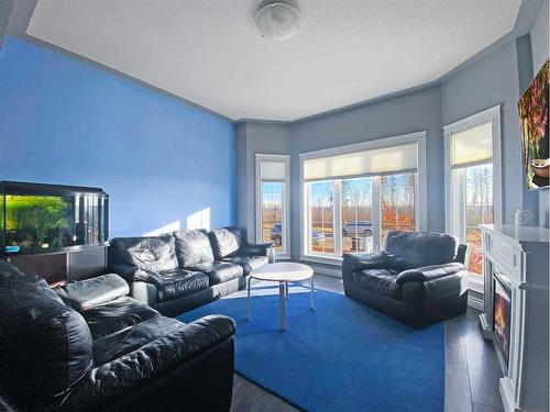459 Prospect Drive, Fort Mcmurray, AB - Indoor Photo Showing Living Room