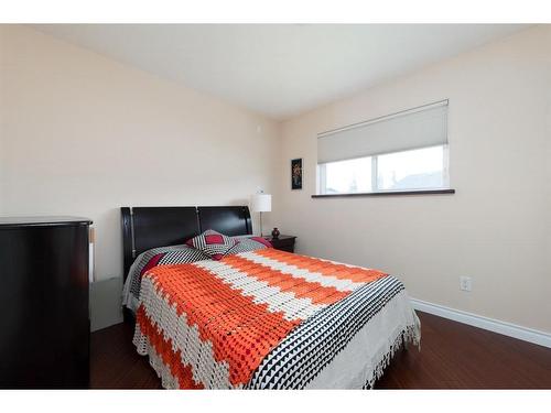 119 Pew Lane, Fort Mcmurray, AB - Indoor Photo Showing Bedroom