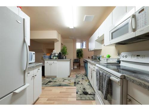 119 Pew Lane, Fort Mcmurray, AB - Indoor Photo Showing Kitchen